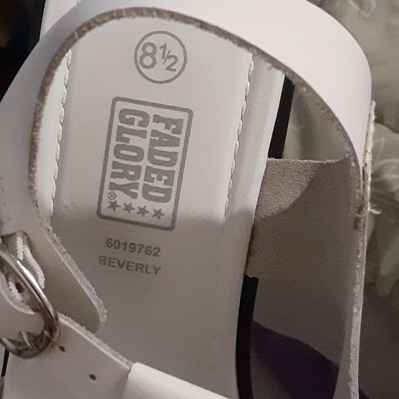 Faded glory - Picture 2 of 2